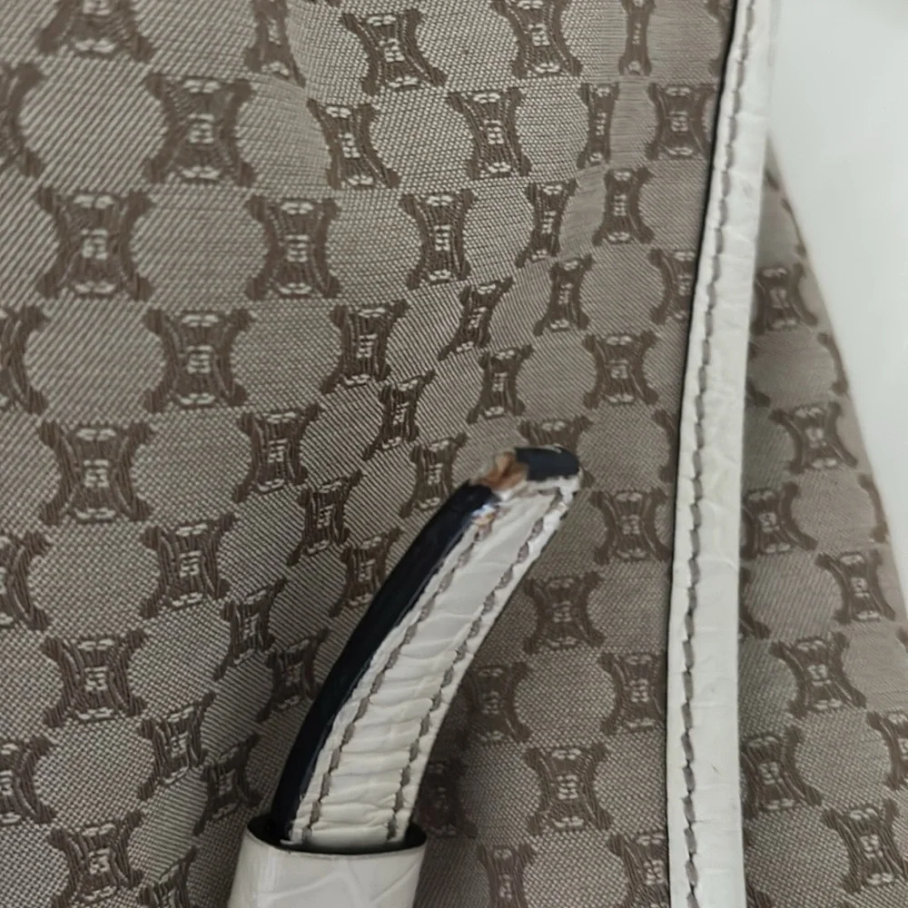 Celine macadams tote. Authentic - Picture 16 of 16